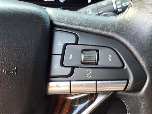 Used 2023 Cadillac Escalade Premium Luxury image 33