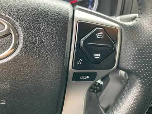 Used 2018 Toyota 4Runner SR5 Premium AWD/4WD image 32