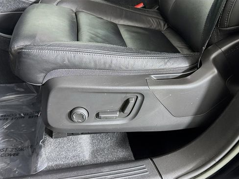 Used 2023 Volvo XC40 B5 Ultimate w/ Protection Package Premier image 23