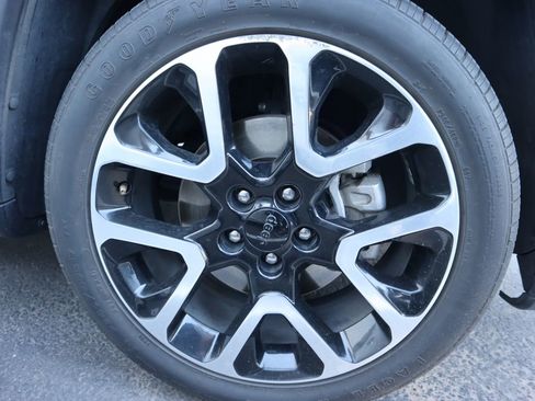 Used 2018 Jeep Compass Limited w/ Navigation Group image 15