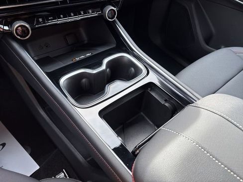 Used 2026 Chevrolet Traverse Z71 image 18