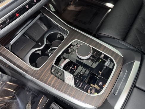 Certified 2025 BMW X7 xDrive40i w/ M Sport Package image 29