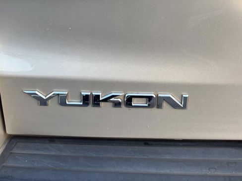 Used 2017 GMC Yukon SLT image 13