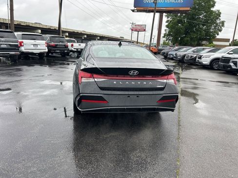 New 2026 Hyundai Elantra Limited FWD image 7