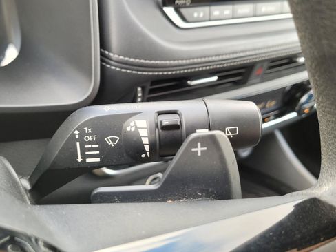 Used 2023 Nissan Rogue SV AWD/4WD image 30