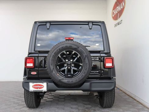 Used 2023 Jeep Wrangler Unlimited Sport AWD/4WD image 6