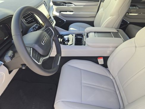 New 2026 Jeep Grand Wagoneer image 11