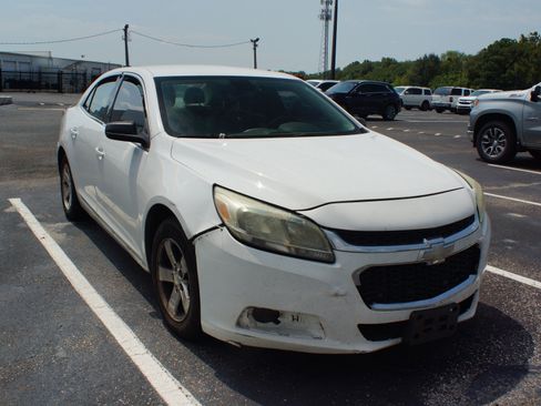 Used 2015 Chevrolet Malibu LS FWD image 3