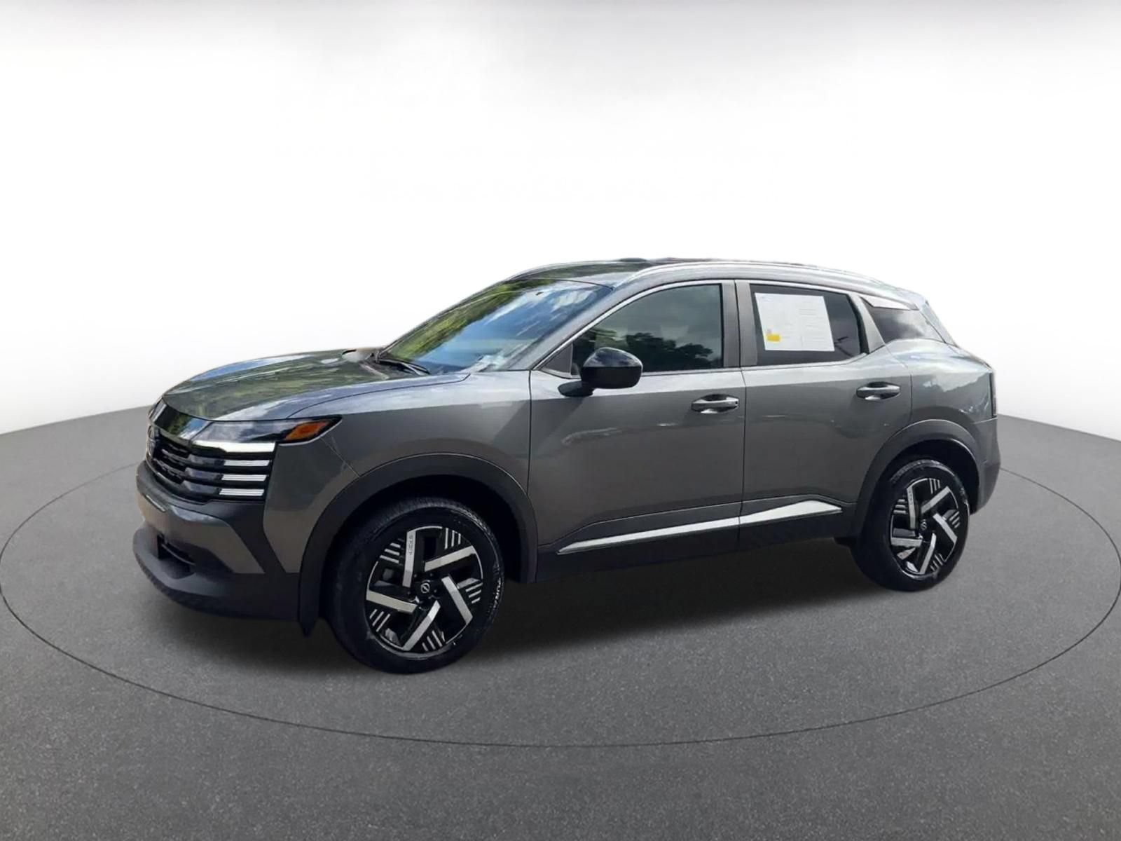Used 2026 Nissan Kicks SV w/ Cold Weather Package FWD image 7