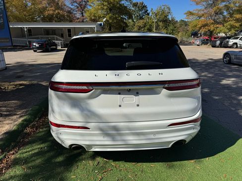 Used 2021 Lincoln Corsair Reserve w/ Equipment Group 201A image 9