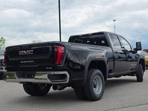 New 2026 GMC Sierra 3500 SLE w/ SLE Value Package AWD/4WD image 15