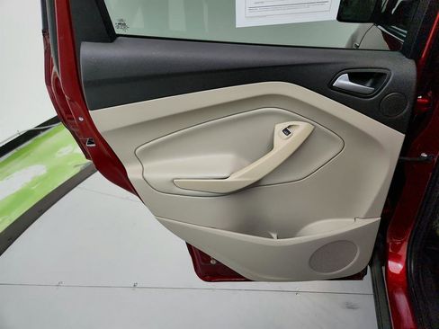 Used 2018 Ford Escape Titanium AWD/4WD image 25