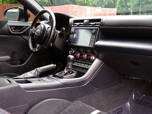 Used 2023 Toyota GR86 Premium w/ ALL Weather Mat Package (TMS) RWD image 28