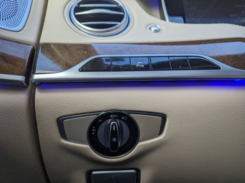 Used 2017 Mercedes-Benz S 550 4MATIC Sedan image 29