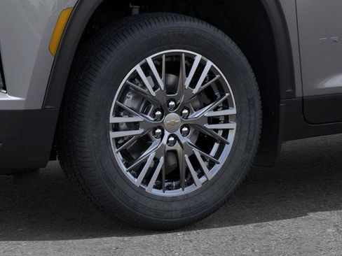 New 2027 Chevrolet Traverse LT w/ Driver Confidence Package FWD image 33