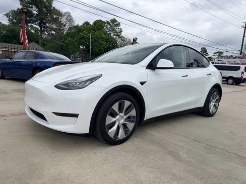 Used 2021 Tesla Model Y Long Range image 41
