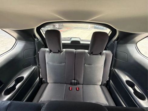 Used 2018 Nissan Pathfinder SV AWD/4WD image 26