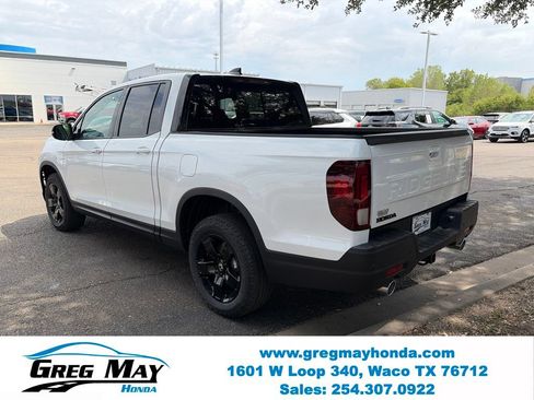 New 2026 Honda Ridgeline Black Edition image 4