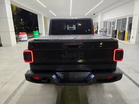 Used 2025 Jeep Gladiator Sport AWD/4WD image 5