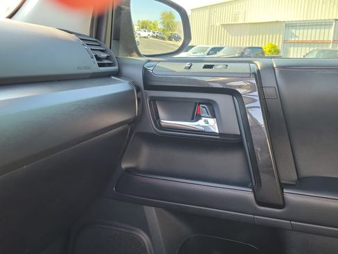 Used 2023 Toyota 4Runner TRD Off-Road Premium w/ Moonroof Package AWD/4WD image 29