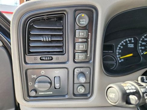 Used 2002 Chevrolet Tahoe LT image 15