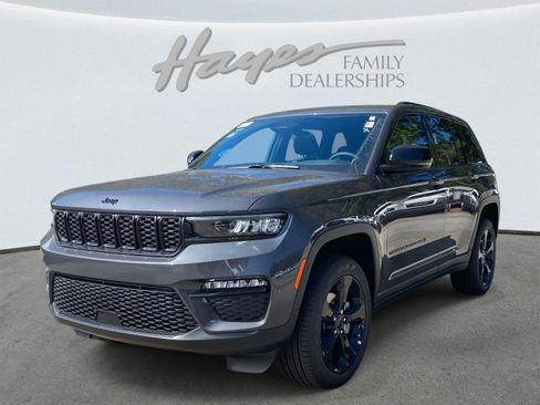 New 2025 Jeep Grand Cherokee Limited w/ Black Appearance Package image 15