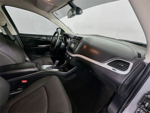 Used 2020 Dodge Journey SE w/ Blacktop Package image 27