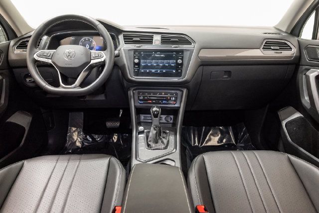 Used 2023 Volkswagen Tiguan SE FWD image 28