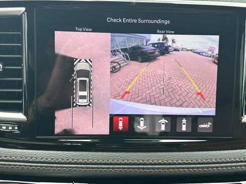 New 2026 Chrysler Pacifica Pinnacle FWD image 26