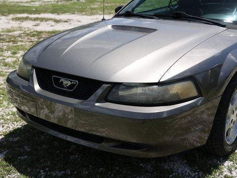 Used 2002 Ford Mustang Premium RWD image 24