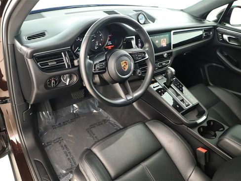 Used 2023 Porsche Macan Turbo image 15