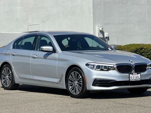 Used 2020 BMW 530i w/ Premium Package RWD image 5