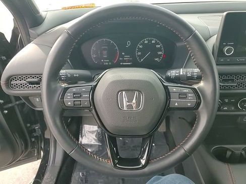 Used 2025 Honda HR-V Sport image 16