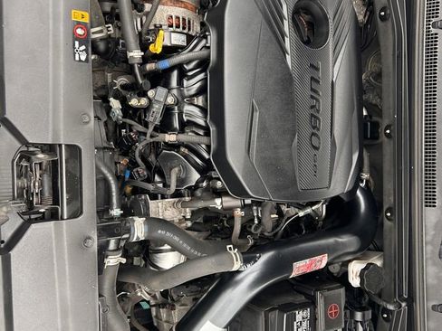 Used 2019 Hyundai Veloster Turbo R-Spec image 9