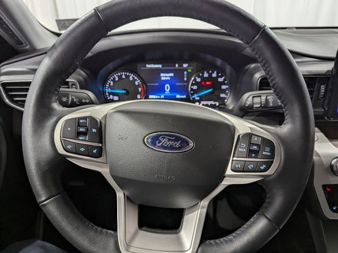 Used 2023 Ford Explorer XLT w/ Equipment Group 202A image 18