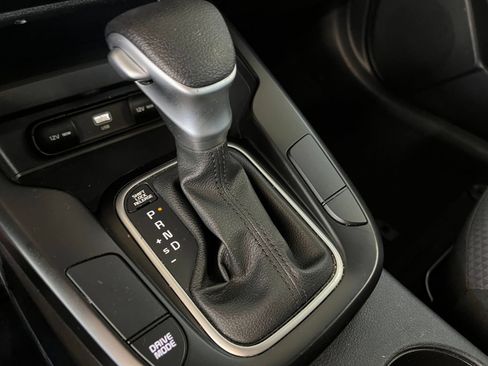 Used 2025 Kia Soul LX w/ LX Technology Package FWD image 41
