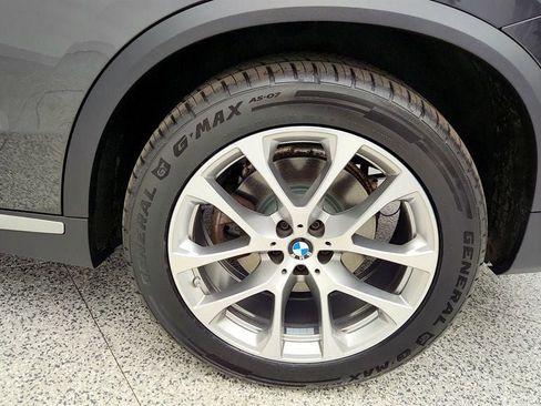 Used 2022 BMW X5 xDrive40i w/ Premium Package image 9