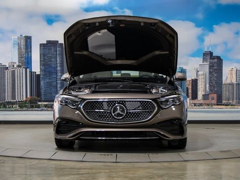 New 2026 Mercedes-Benz E 350 4MATIC Sedan image 4