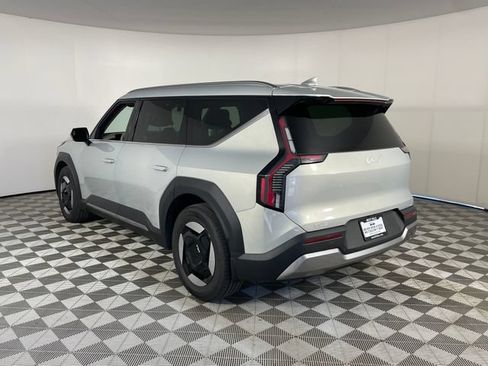 Certified 2024 Kia EV9 Wind AWD/4WD image 14