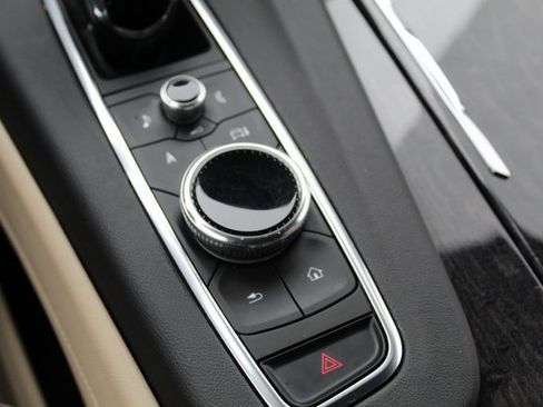 Used 2022 Cadillac Escalade Premium Luxury image 28