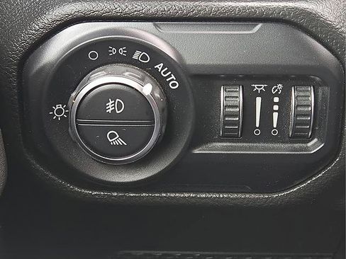 Used 2022 Jeep Gladiator Sport AWD/4WD image 26