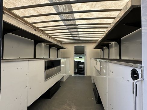 Used 2024 Ford E-450 and Econoline 450 Super Duty w/ Interior Upgrade Package image 7