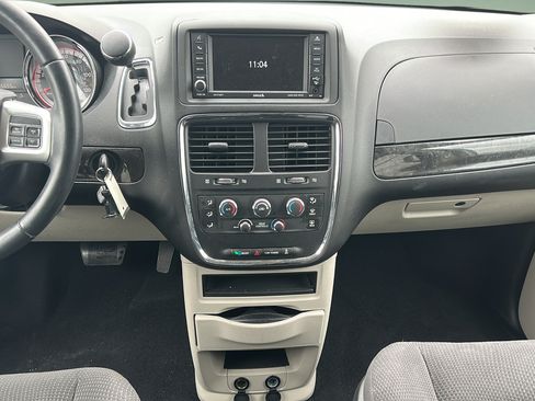 Used 2017 Dodge Grand Caravan SE w/ Power Window Group FWD image 12