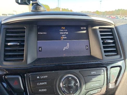 Used 2019 Nissan Pathfinder S image 9