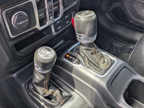 Used 2020 Jeep Wrangler Unlimited Sahara AWD/4WD image 12
