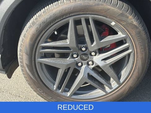 Used 2025 Ford Explorer ST-Line w/ ST-Line Street Pack AWD/4WD image 16
