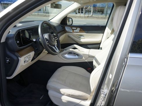 Used 2020 Mercedes-Benz GLS 450 4MATIC image 17