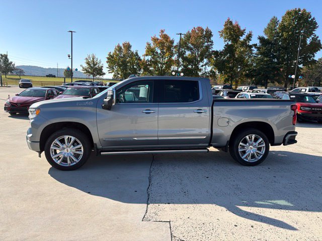 Used 2025 Chevrolet Silverado 1500 High Country w/ High Country Premium Package AWD/4WD image 5