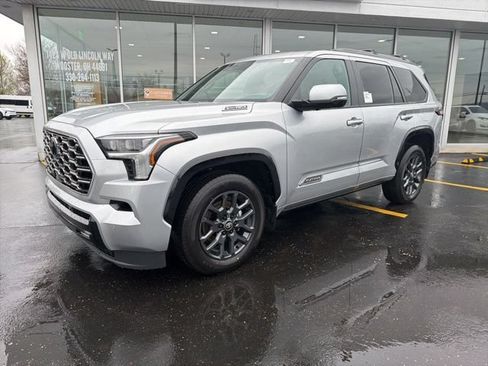 Used 2026 Toyota Sequoia Platinum AWD/4WD image 2