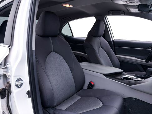 Used 2023 Toyota Camry LE image 33